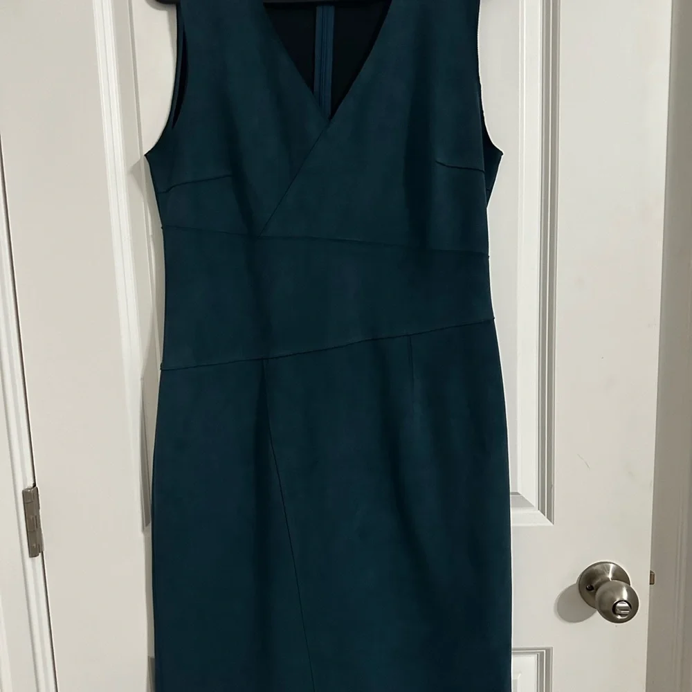 Tahari Faux Suede Knee Length Dress Size 12 - Picture 1 of 5